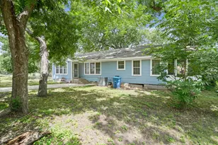 1320 W San Antonio St, Lockhart, TX 78644 - Photo 9