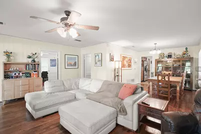 1320 W San Antonio Street, Lockhart, TX 78644 - Photo 9