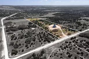 305 Willow Oak Dr, Goldthwaite, TX 76844 - Photo 3