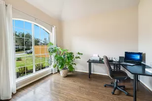 221 Abbey Dr, Austin, TX 78737 - Photo 5