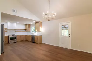 1635 Lakeview Dr, Canyon Lake, TX 78133 - Photo 5