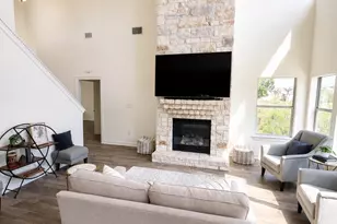 21825 Surrey Ln, Lago Vista, TX 78645 - Photo 3