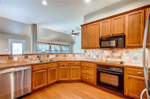 20313 Wayzata Ct, Pflugerville, TX 78660 - Photo 7