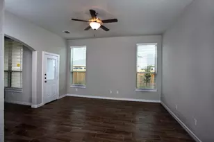 113 Lakeview Ct, Kyle, TX 78640 - Photo 3