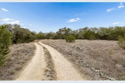 1398 Lazy Forest Forest, New Braunfels, TX 78132 - Photo 23