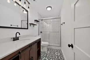2124 Burton Dr, Austin, TX 78741 - Photo 11