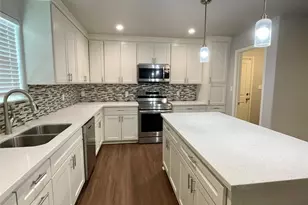 450 S Leon St, Giddings, TX 78942 - Photo 5