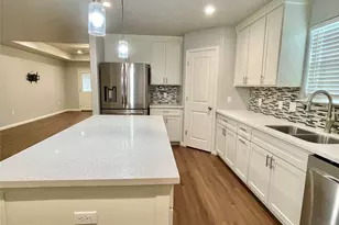450 S Leon St, Giddings, TX 78942 - Photo 7
