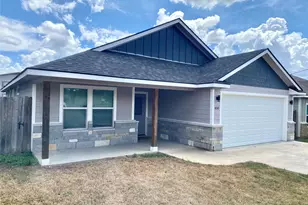 450 S Leon St, Giddings, TX 78942 - Photo 3