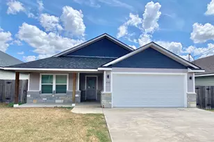 450 S Leon St, Giddings, TX 78942 - Photo 1