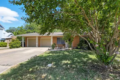 606 E Liberty Avenue, Round Rock, TX 78664 - Photo 1
