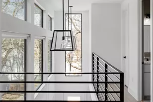 2804 E 22nd St, Austin, TX 78722 - Photo 27