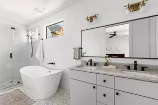 2804 E 22nd St, Austin, TX 78722 - Photo 9