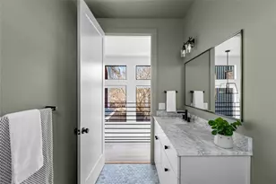 2804 E 22nd St, Austin, TX 78722 - Photo 17