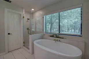 205 E Esparada Dr, Georgetown, TX 78628 - Photo 5