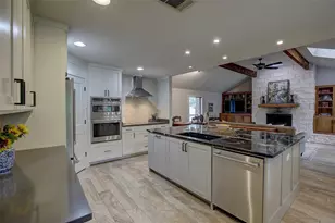 205 E Esparada Dr, Georgetown, TX 78628 - Photo 17