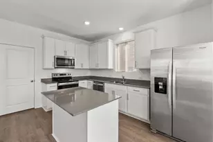 109 Green Berets Bnd, Jarrell, TX 76537 - Photo 5