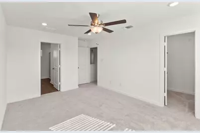 109 Green Berets Bend, Jarrell, TX 76537 - Photo 11