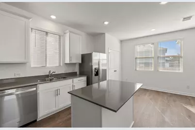 109 Green Berets Bend, Jarrell, TX 76537 - Photo 7