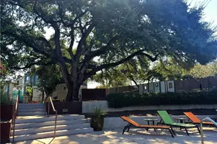 2917 Stock Dr W, Austin, TX 78741 - Photo 29