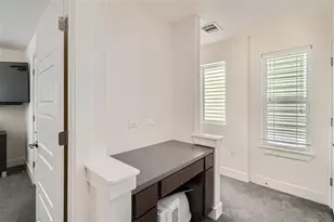 2917 Stock Dr W, Austin, TX 78741 - Photo 17