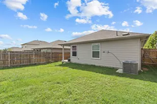 339 Euclid Ln, Kyle, TX 78640 - Photo 17