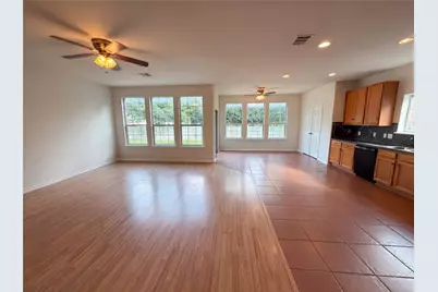 807 Yosemite Trail, Taylor, TX 76574 - Photo 3