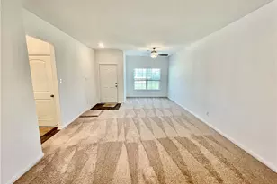 126 Fox Glen Trl, Jarrell, TX 76537 - Photo 3