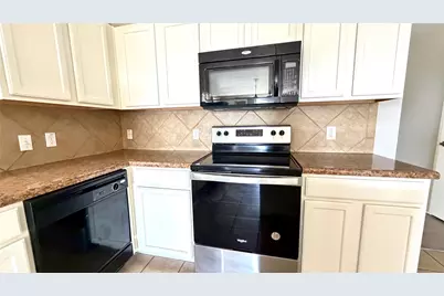 12333 Paloma Blanca Way, Del Valle, TX 78617 - Photo 5