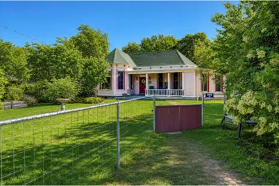 905 S Walnut Street, Georgetown, TX 78626 - Photo 1