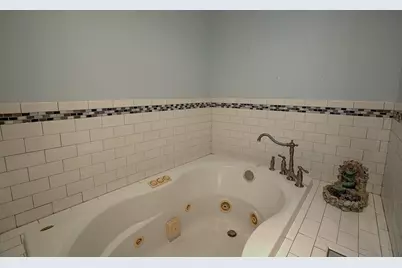 905 S Walnut Street, Georgetown, TX 78626 - Photo 7