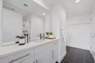 300 Bowie St, Austin, TX 78703 - Photo 21