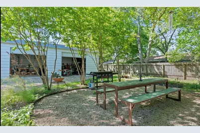 708 W Prairie Lea Street, Lockhart, TX 78644 - Photo 35