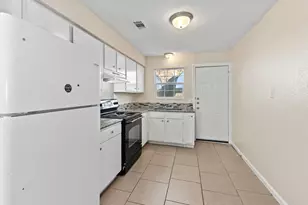 410 Old Thorndale Rd, Taylor, TX 76574 - Photo 7