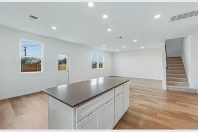 337 Sullivan Way, Elgin, TX 78621 - Photo 9