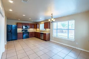 2102 NE Laura Ct, Round Rock, TX 78681 - Photo 7