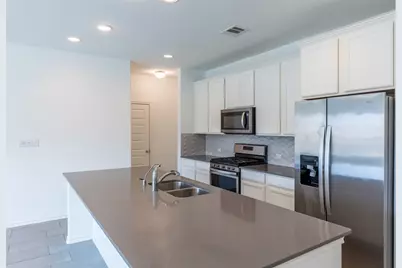801 S San Marcos Street, Manor, TX 78653 - Photo 5