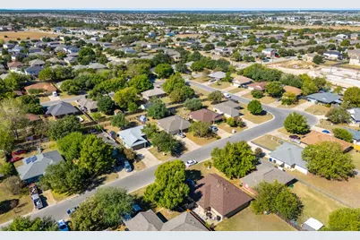 419 Bentwood Drive, Leander, TX 78641 - Photo 37