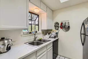 711 W 21st St, Austin, TX 78705 - Photo 13