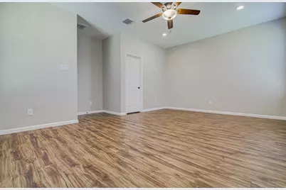 104 Kyndals Meadow Cove, Georgetown, TX 78628 - Photo 15
