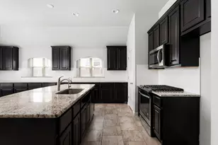 105 W Highfield St, Hutto, TX 78634 - Photo 13