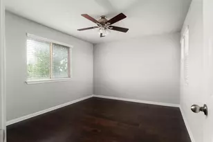105 W Highfield St, Hutto, TX 78634 - Photo 35