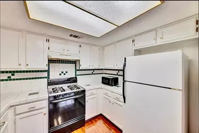 7265 S Coronado Circle #131, Austin, TX 78752 - Photo 5