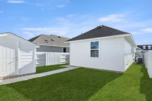 143 Daylily Dr, Elgin, TX 78621 - Photo 29