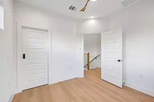 513 W Odell St, Austin, TX 78752 - Photo 29