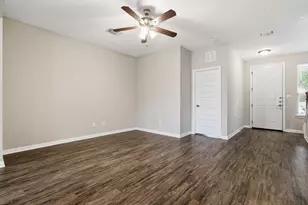 179 S Holly St, Georgetown, TX 78626 - Photo 9