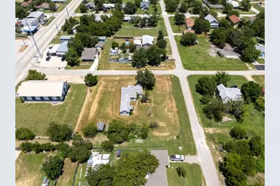 325 E Bell Street, Bartlett, TX 76511 - Photo 5