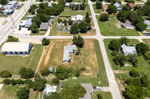 325 E Bell St, Bartlett, TX 76511 - Photo 5