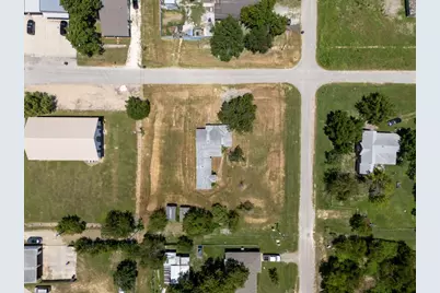 325 E Bell Street, Bartlett, TX 76511 - Photo 3