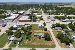 325 E Bell St, Bartlett, TX 76511 - Photo 7